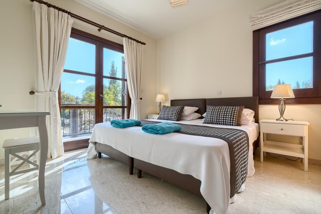 Villa 3 Bedroom Anassa With Private Pool And Gardens, Aphrodite Hills Kouklia