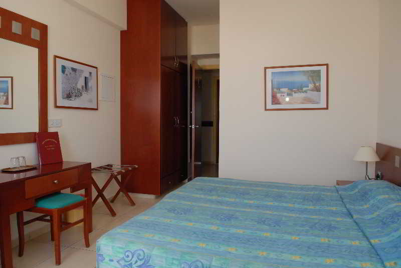 Hotel Iris Protaras