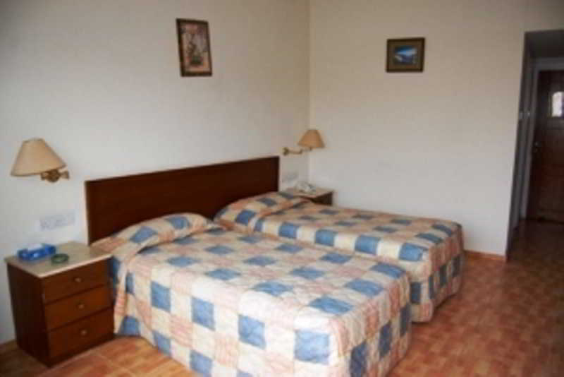 M. Moniatis 3*