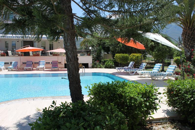 Hotel The & 3*