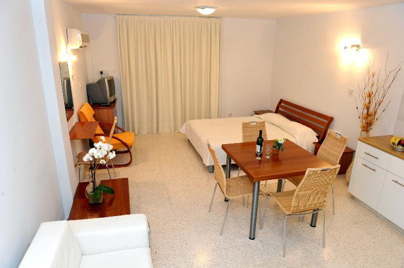 Hotel Alkionest Polis