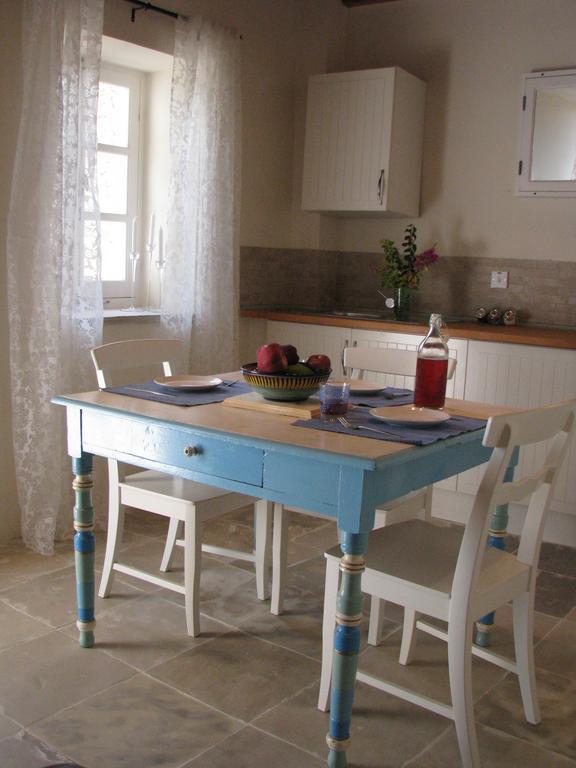 Apartment Dolphin And Studios