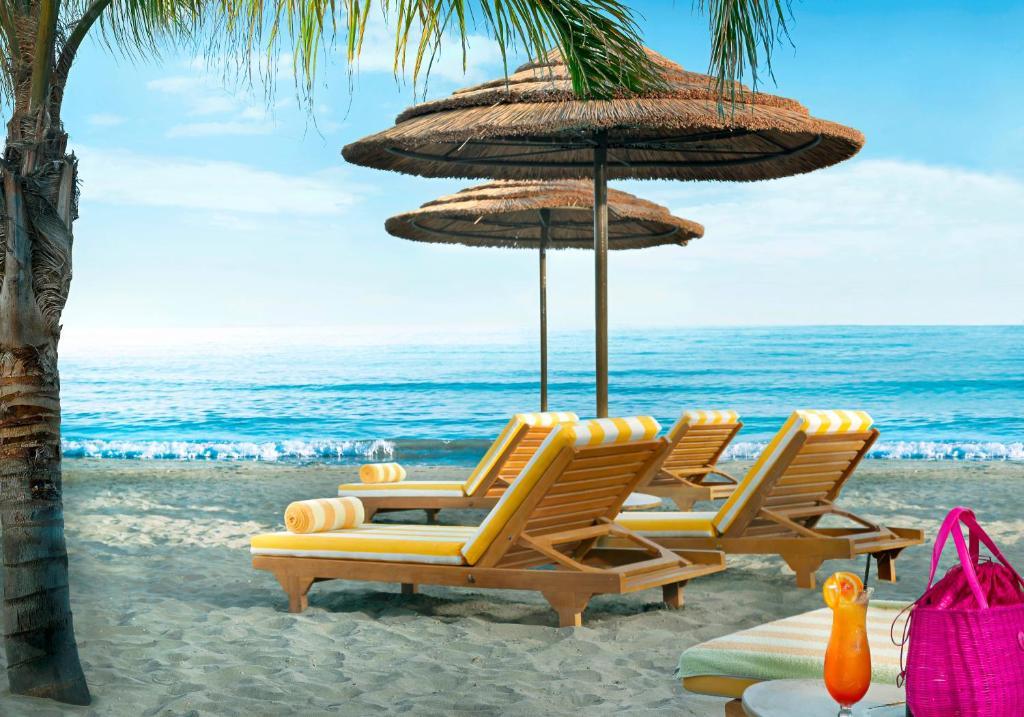 Four Seasons Hotel Agios Tychonas