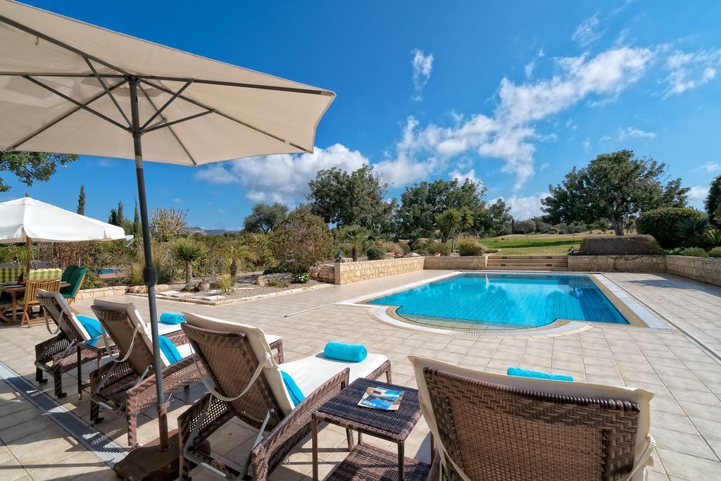 Villa 3 Bedroom Anassa With Private Pool And Gardens, Aphrodite Hills Kouklia
