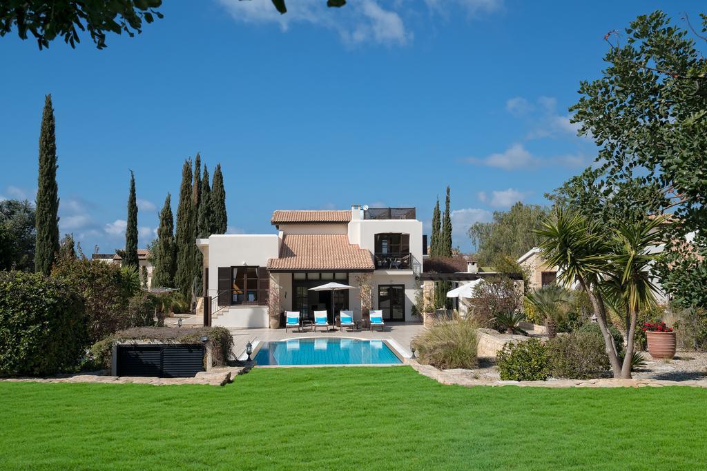 3 Bedroom Anassa With Private Pool And Gardens, Aphrodite Hills Kouklia