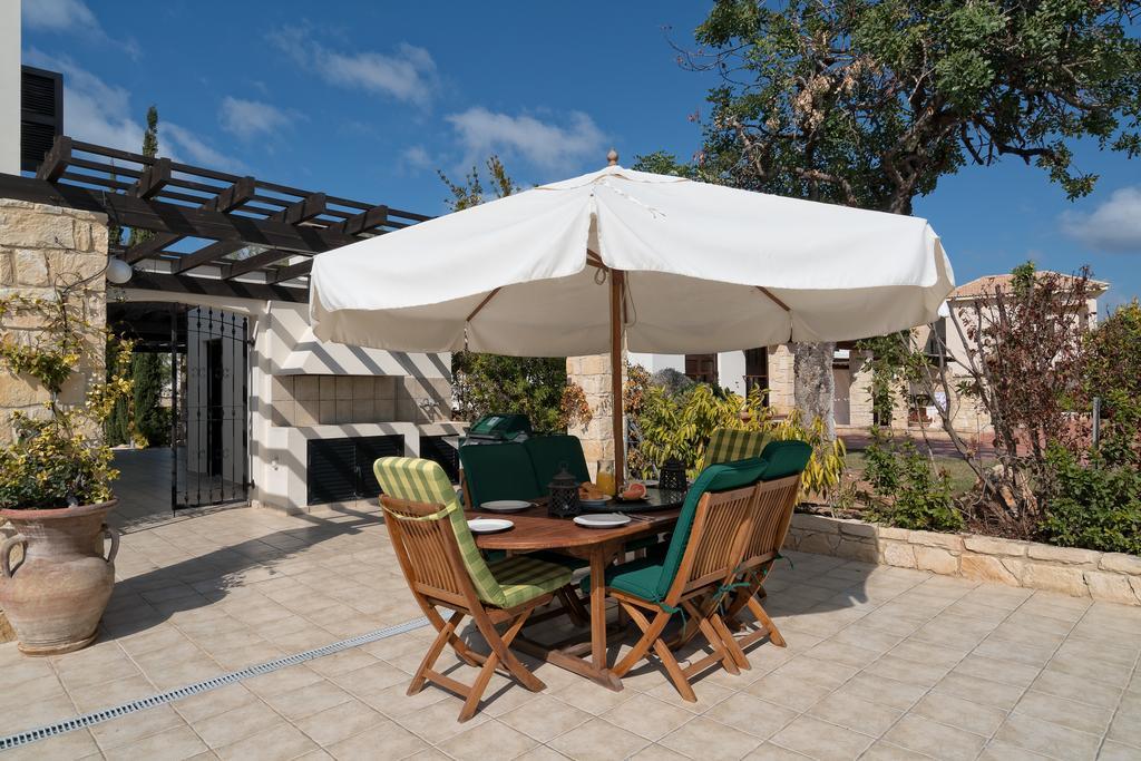 Villa 3 Bedroom Anassa With Private Pool And Gardens, Aphrodite Hills Kouklia