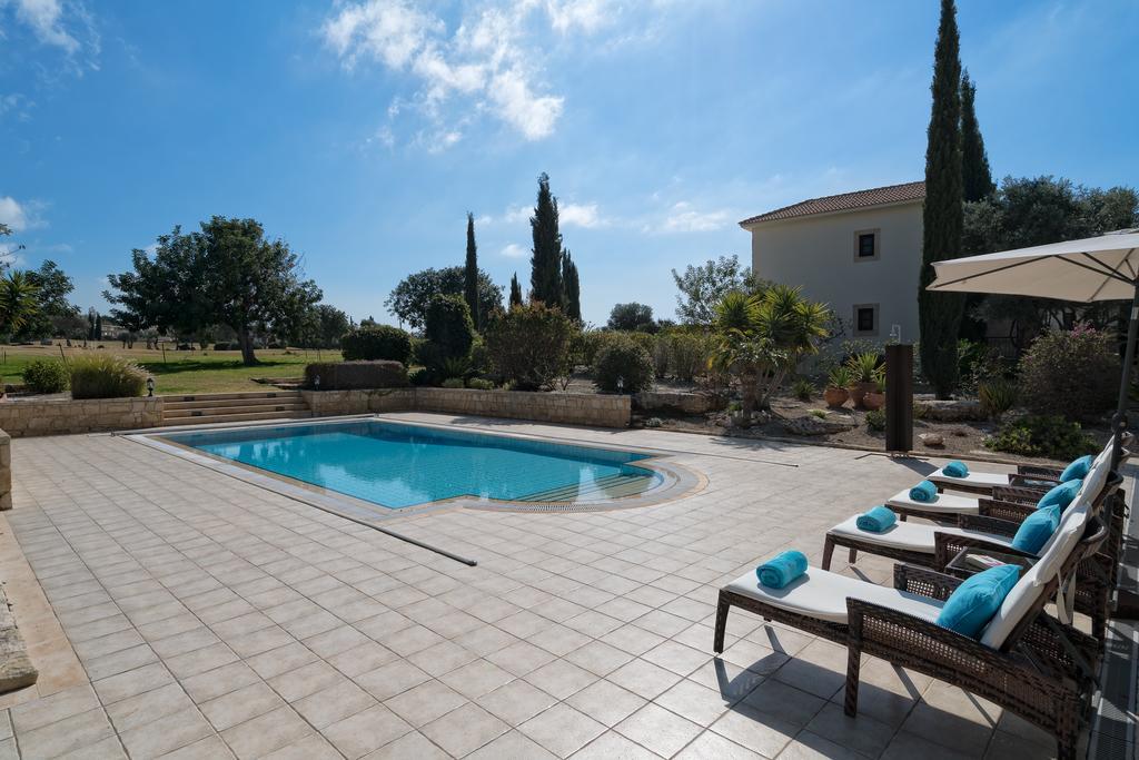 Villa 3 Bedroom Anassa With Private Pool And Gardens, Aphrodite Hills