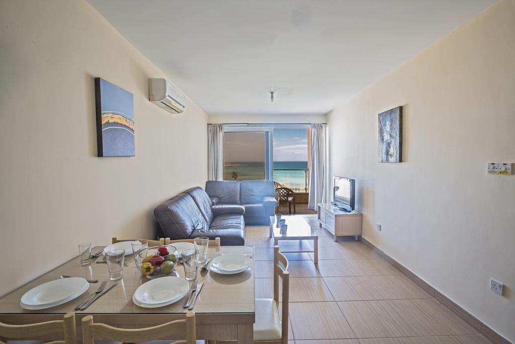 Apartment Pallinio Fig Tree Bay Protaras