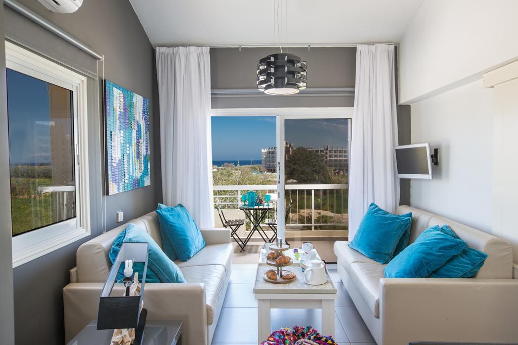 Nicholas Seaview * Protaras