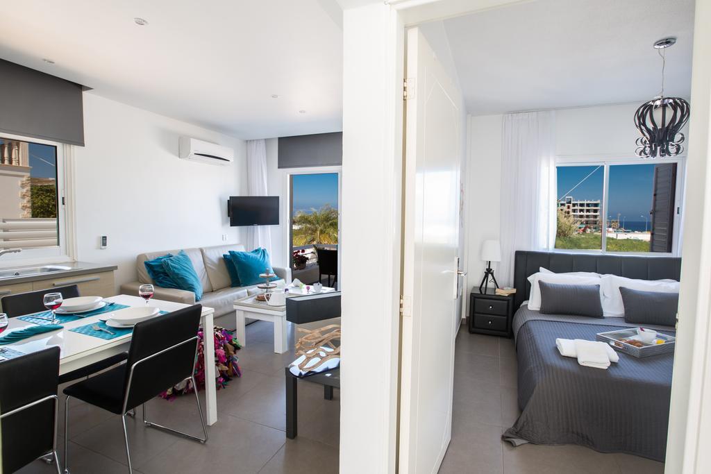 Nicholas Seaview Apartment *