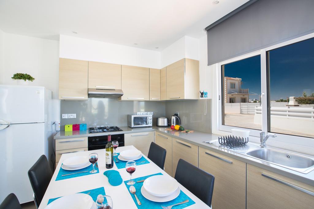 Nicholas Seaview Apartment *