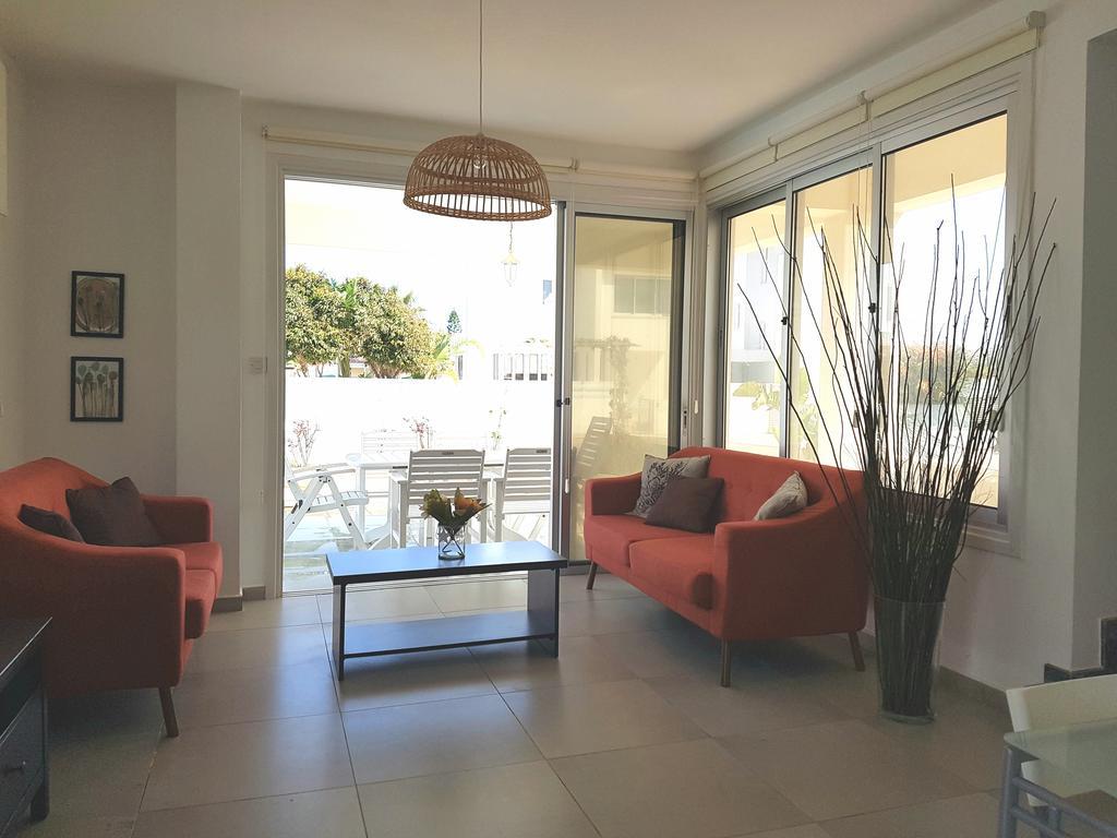 Colonial Beach Villa 16 & 15 Perivolia