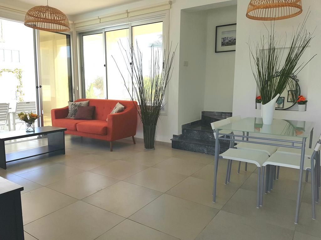 Colonial Beach Villa 16 & 15 *