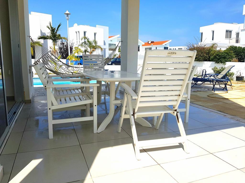 Colonial Beach Villa 16 & 15 Villa Perivolia