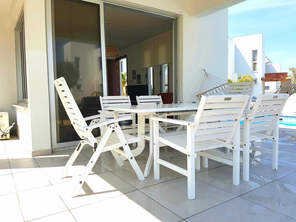 Colonial Beach Villa 16 & 15 *