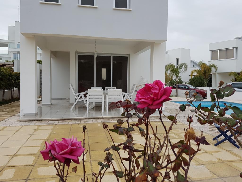 Colonial Beach Villa 16 & 15 Villa *