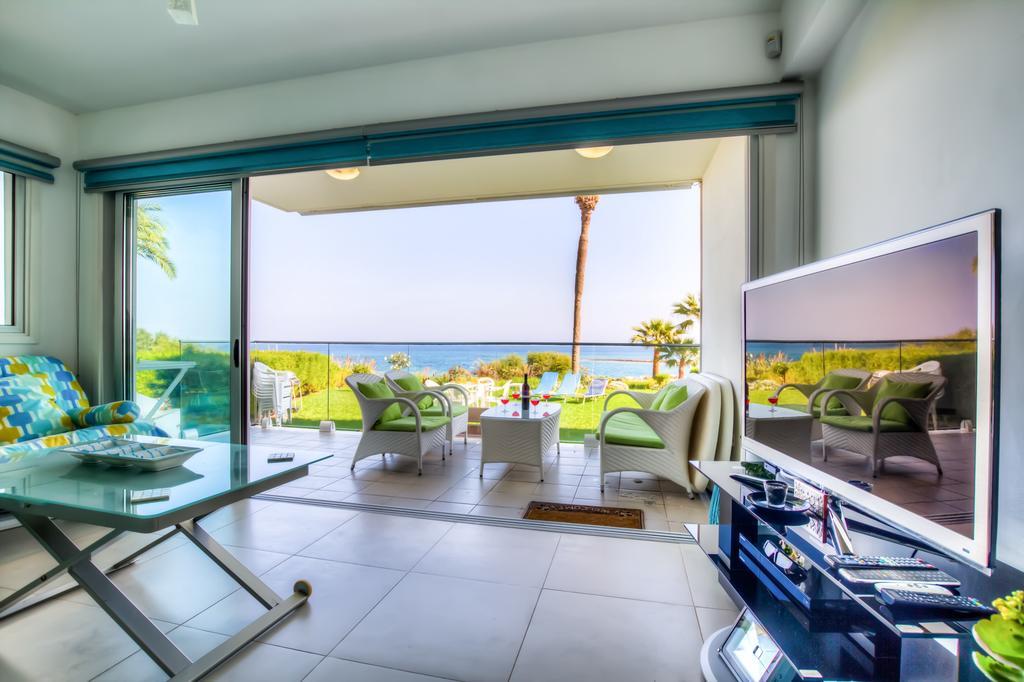 Beachfront Trident *