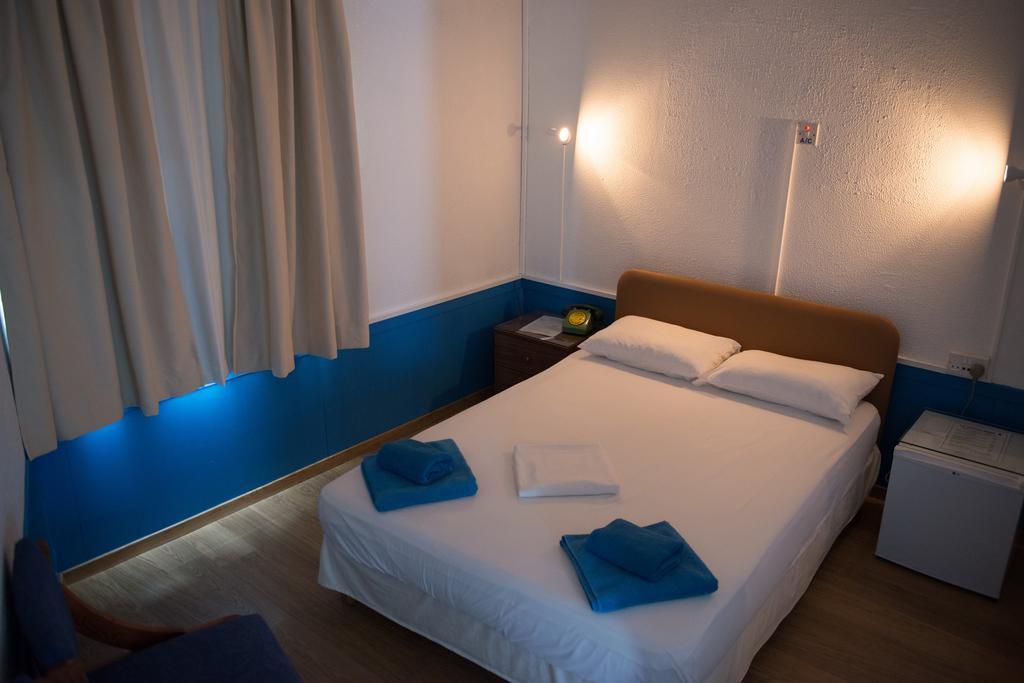 Le Village Hotel *