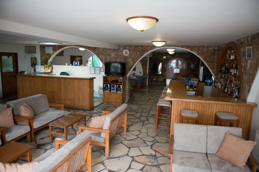 Le Village Hotel *