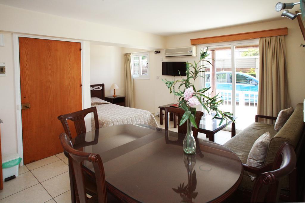 Aparthotel Petsas