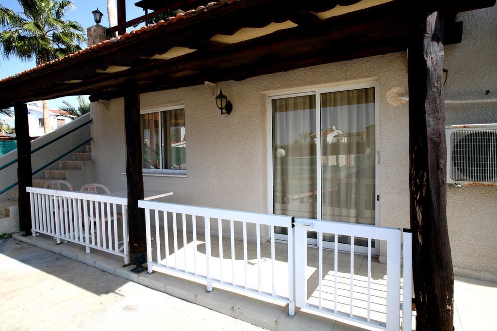 Aparthotel Petsas 3*