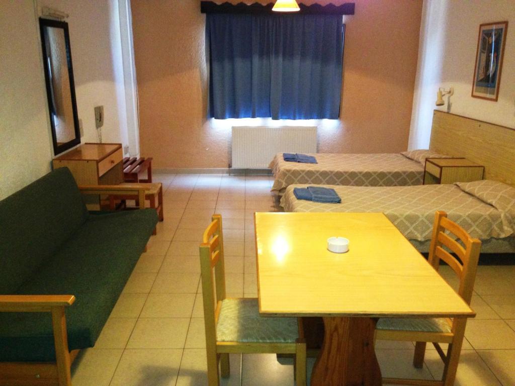 Aparthotel Carina