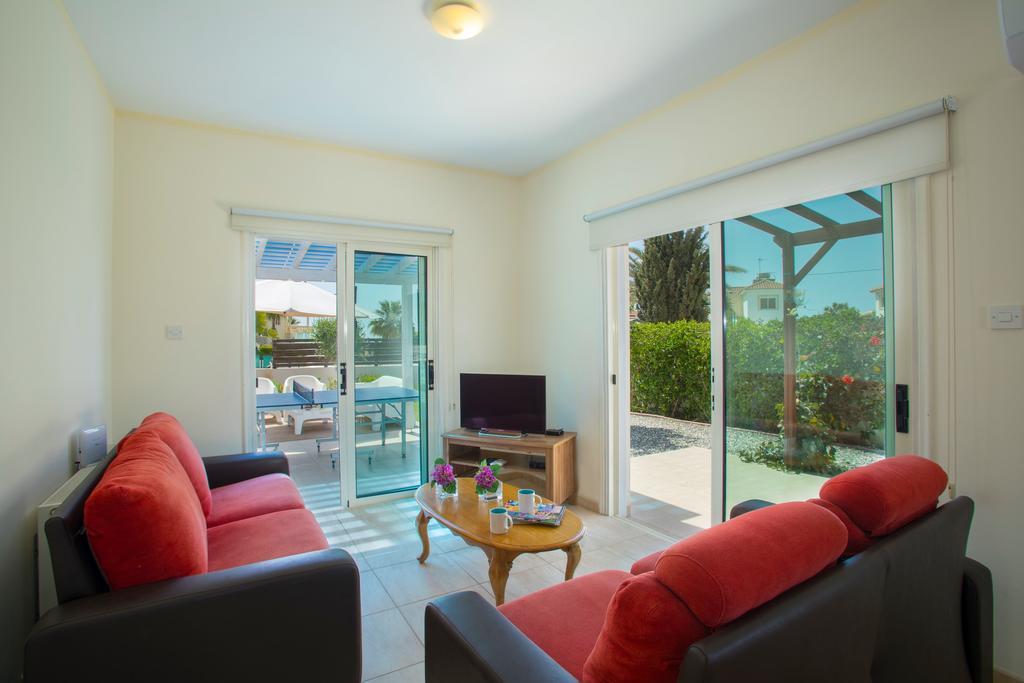 Villa Blue Palms
