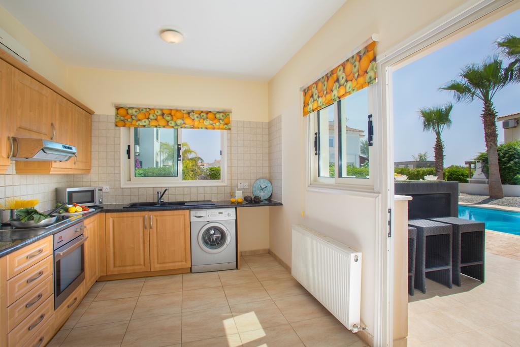 Villa Blue Palms *