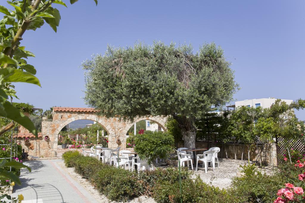 Eliofos Elegant Maisonettes Aparthotel 2*