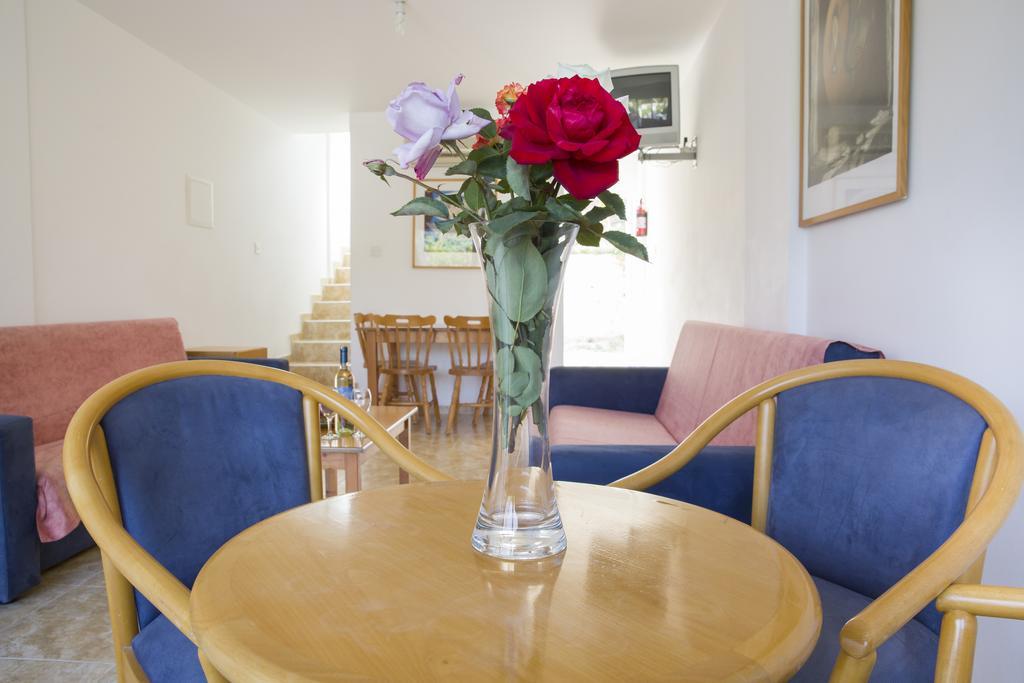 Eliofos Elegant Maisonettes Aparthotel 2*
