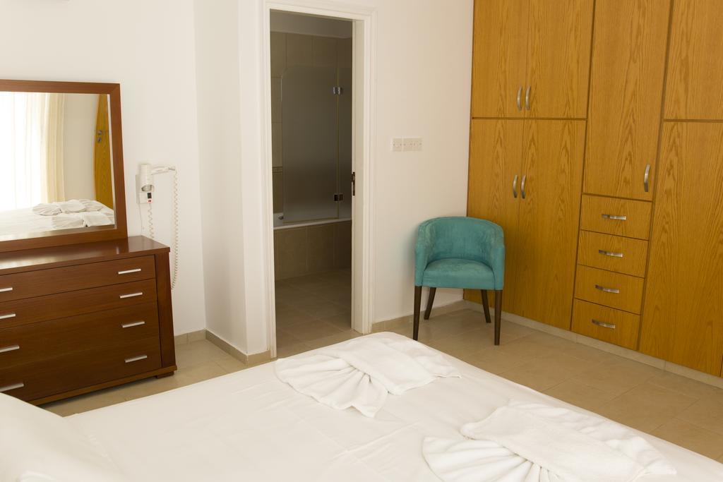 Eliofos Luxury Polis