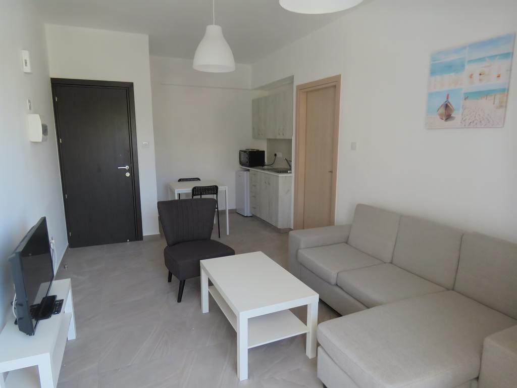 Aparthotel Polyxeni 3*