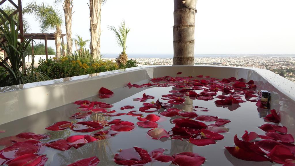 City Views - Only For Couples Apartment *