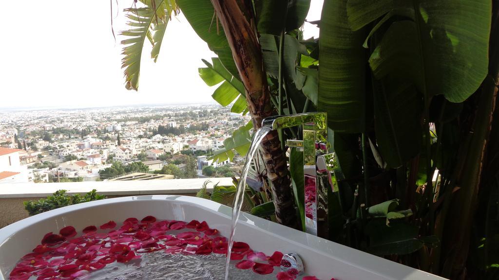 City Views - Only For Couples Apartment *