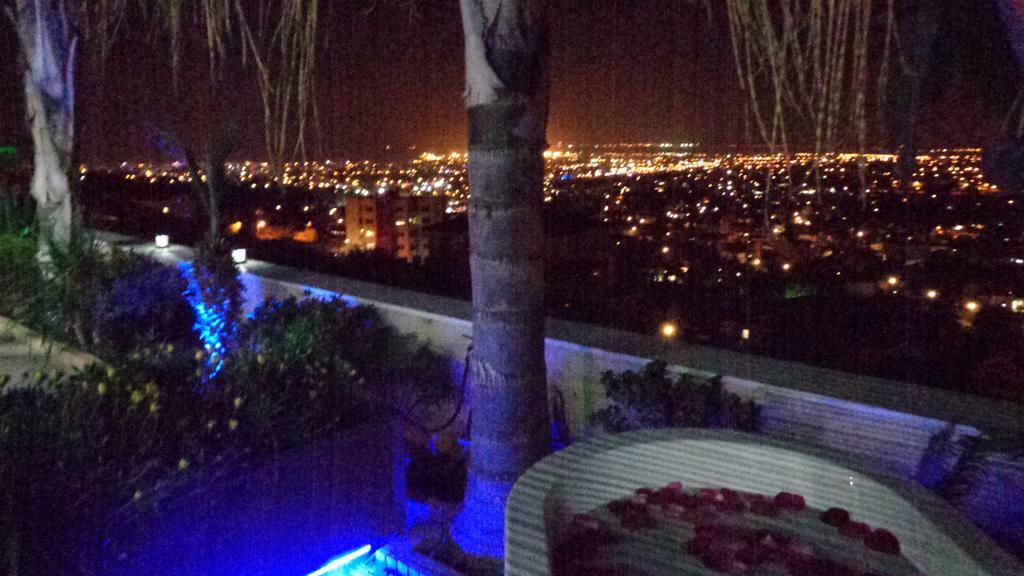 City Views - Only For Couples Apartment *
