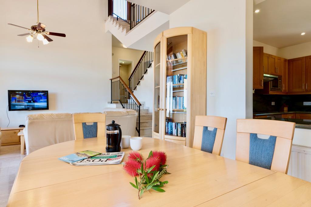 Villa 4 Bedroom Helidoni With Private Infinity Pool, Aphrodite Hills Kouklia