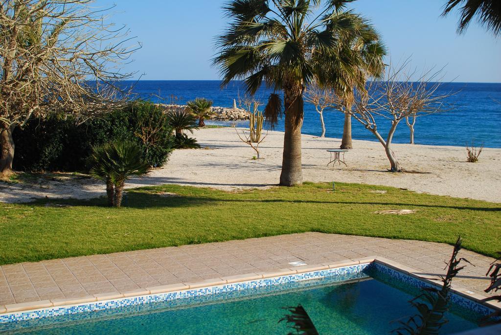 Petros Seashore Villa *