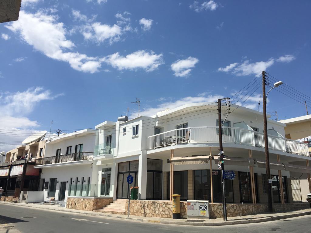 Cross Road Apartment