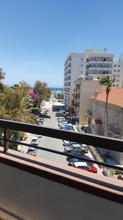 Alex Seaview 32 * Larnaca