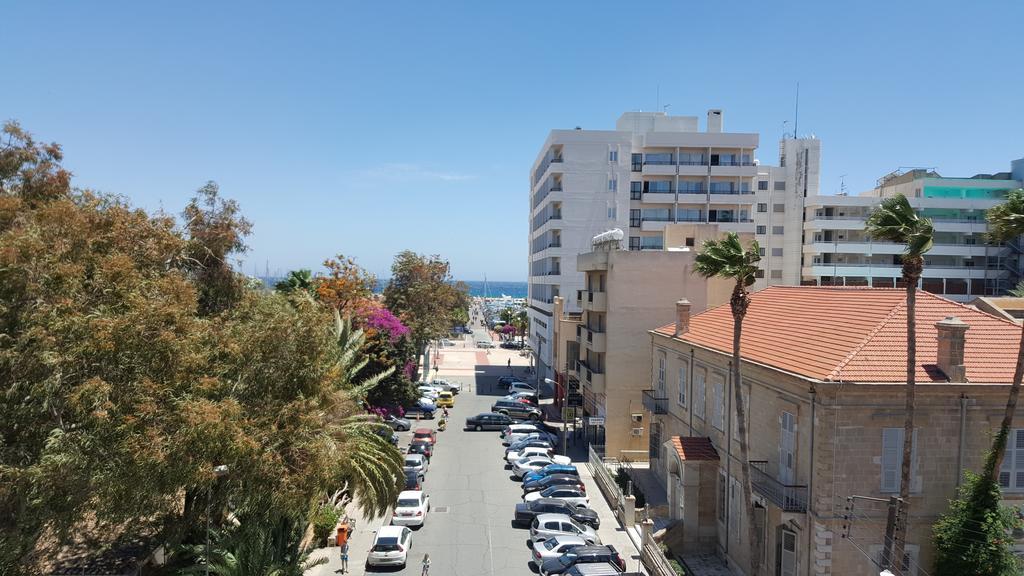 Alex Seaview 32 * Larnaca