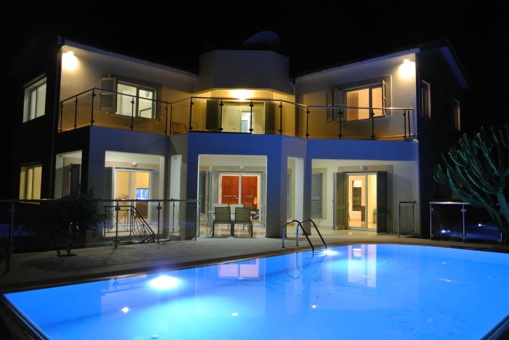 Villa Riverside *