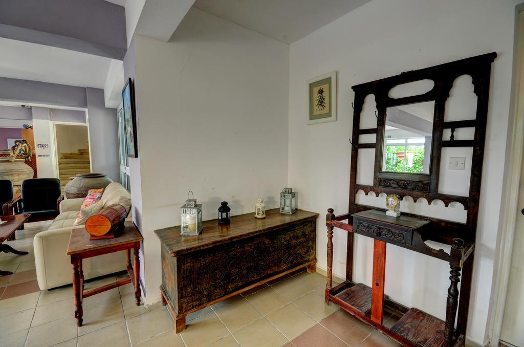 Renos Aparthotel