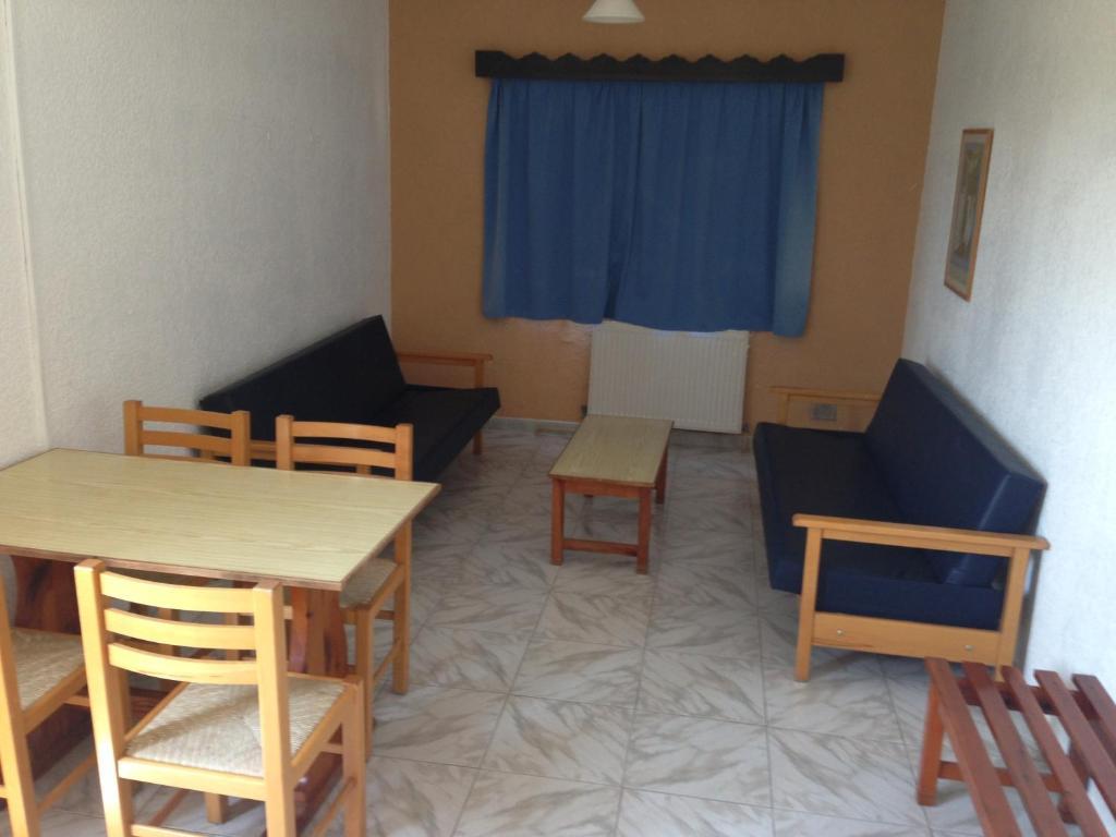 Aparthotel Carina 2*