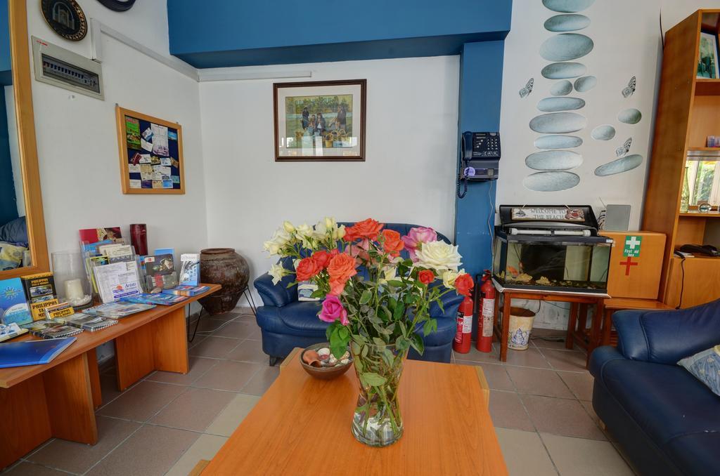 Renos 2* Polis