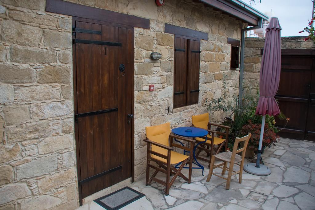 Niki's House *