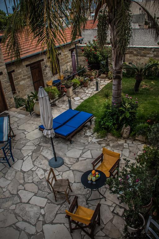 Niki's House