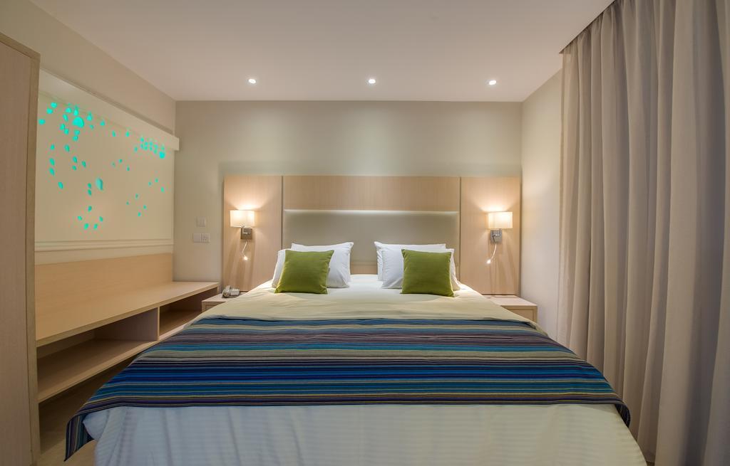 Aparthotel Myroandrou 3*