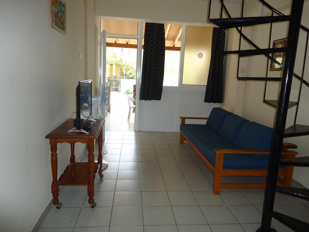 Aparthotel Marisa 2*
