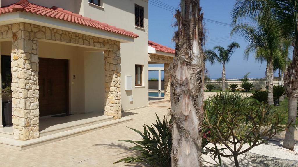 Noufaro Luxury * Pernera