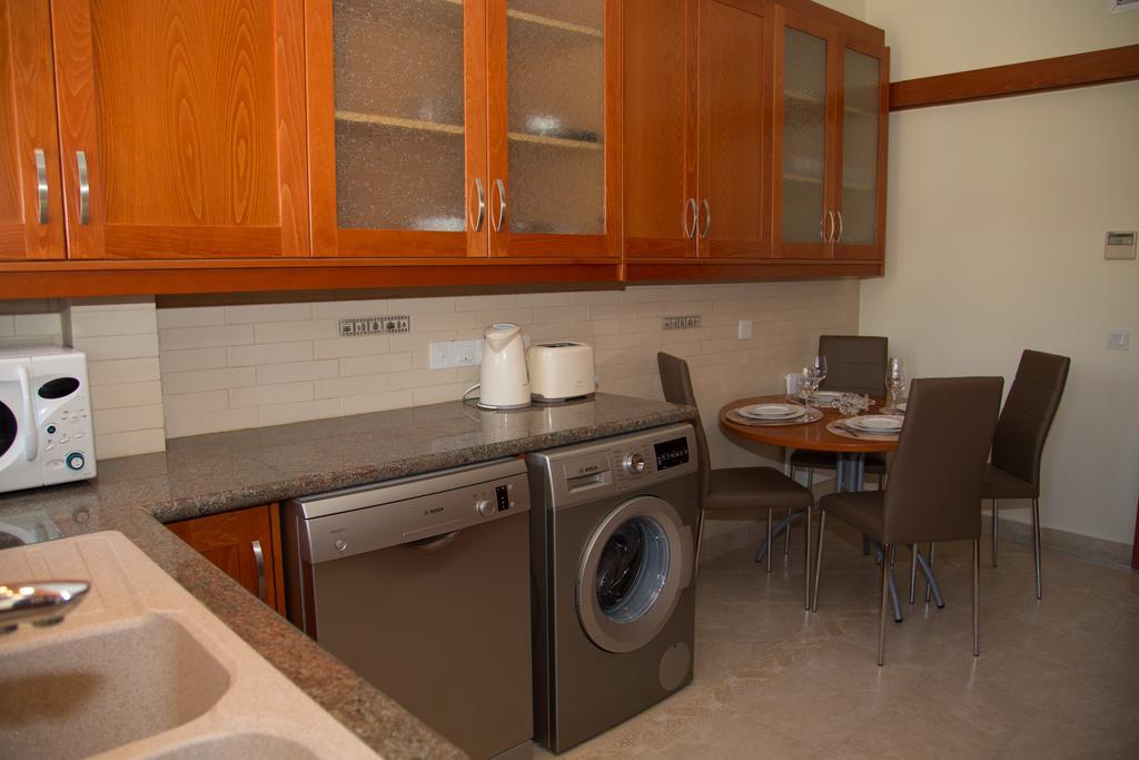 3 Bedroom D102 On The Beach At Thera Apartment *